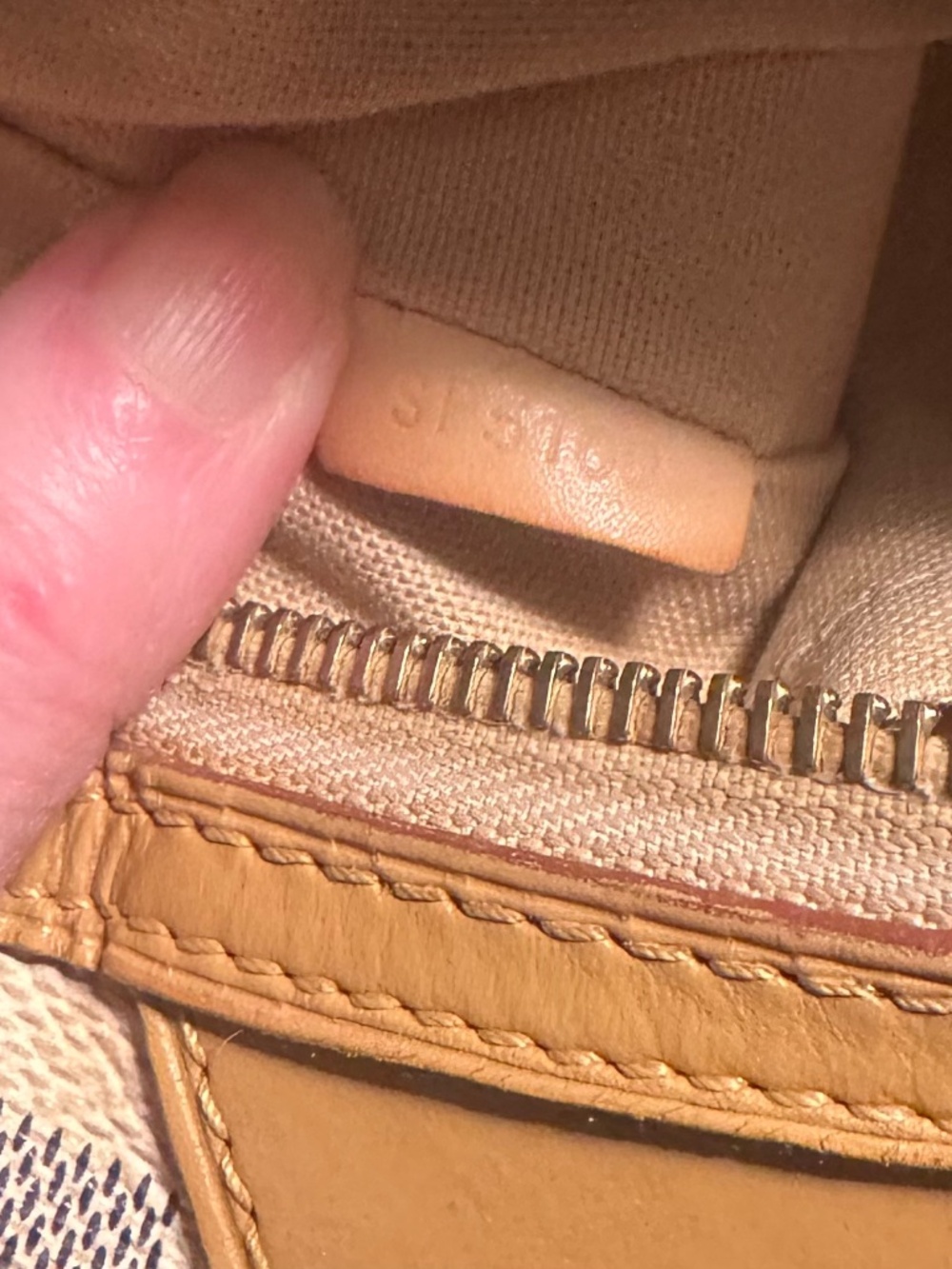 Louis Vuitton Siracusa M M - Picture 12 of 16